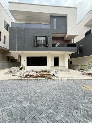 5bdrm Duplex in Utako for sale