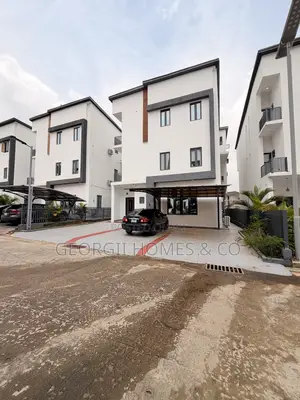 5bdrm Duplex in Kado for sale