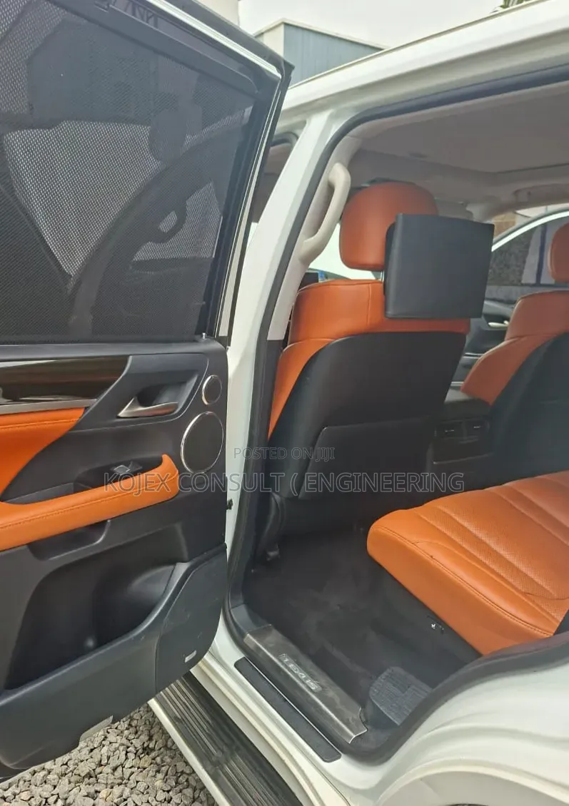 Lexus LX 570 AWD 2020 White