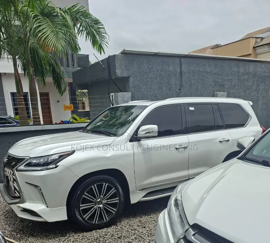 Lexus LX 570 AWD 2020 White
