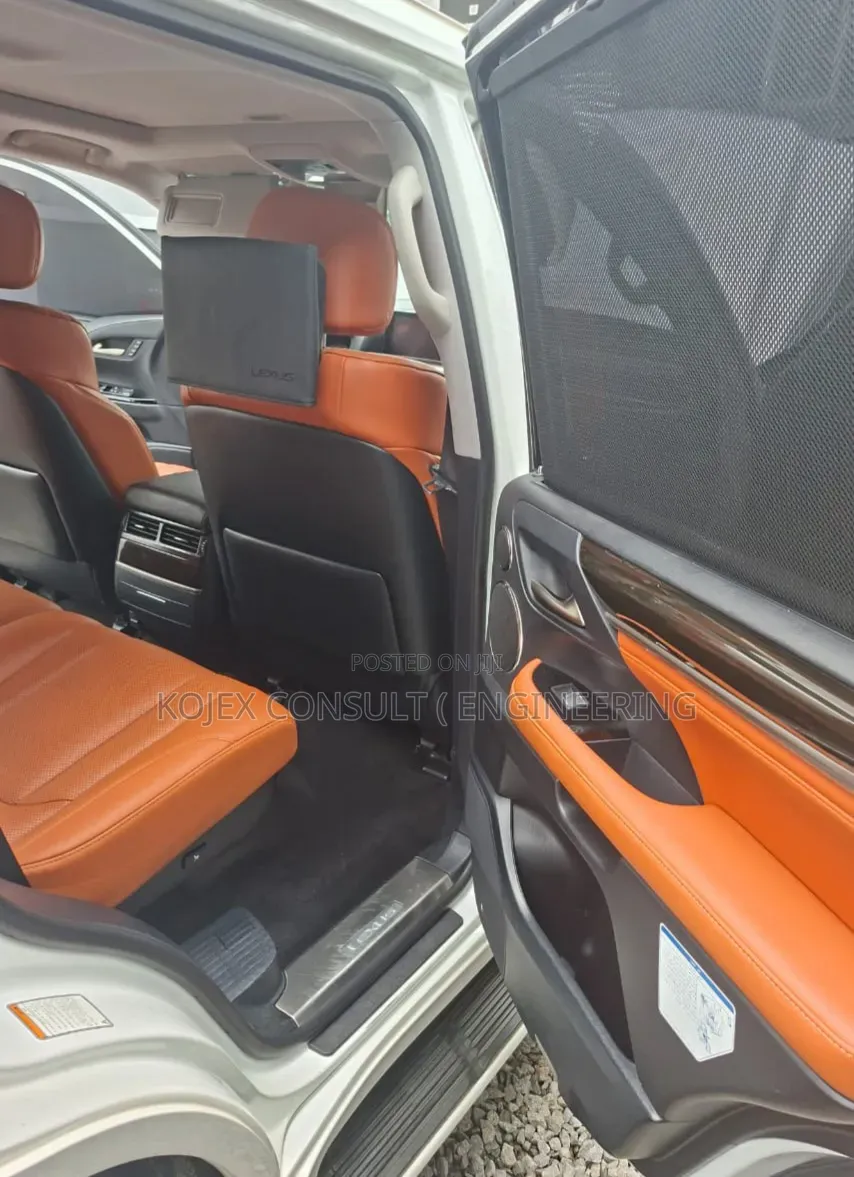 Lexus LX 570 AWD 2020 White