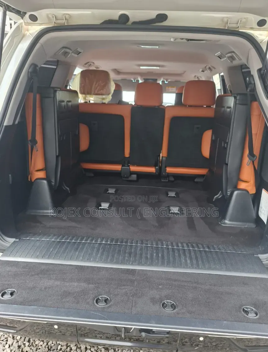 Lexus LX 570 AWD 2020 White