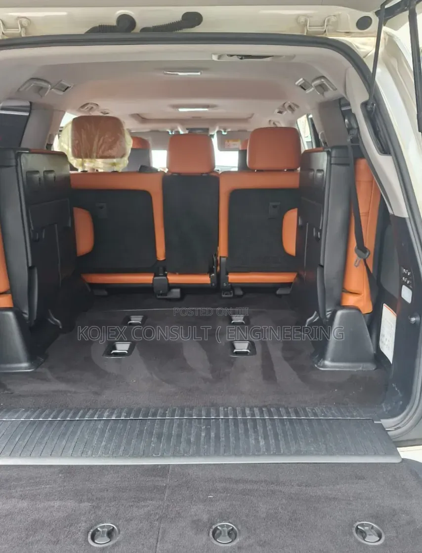 Lexus LX 570 AWD 2020 White