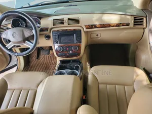 Mercedes-Benz R-Class 2010 Silver