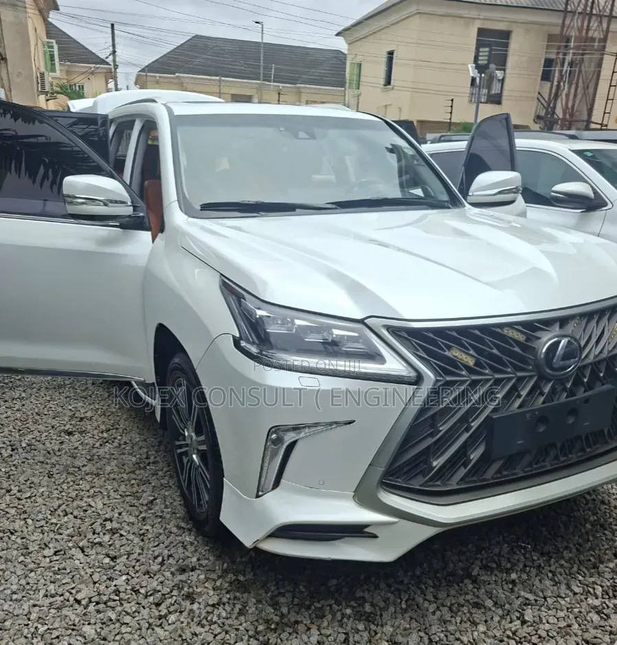Lexus LX 570 AWD 2020 White