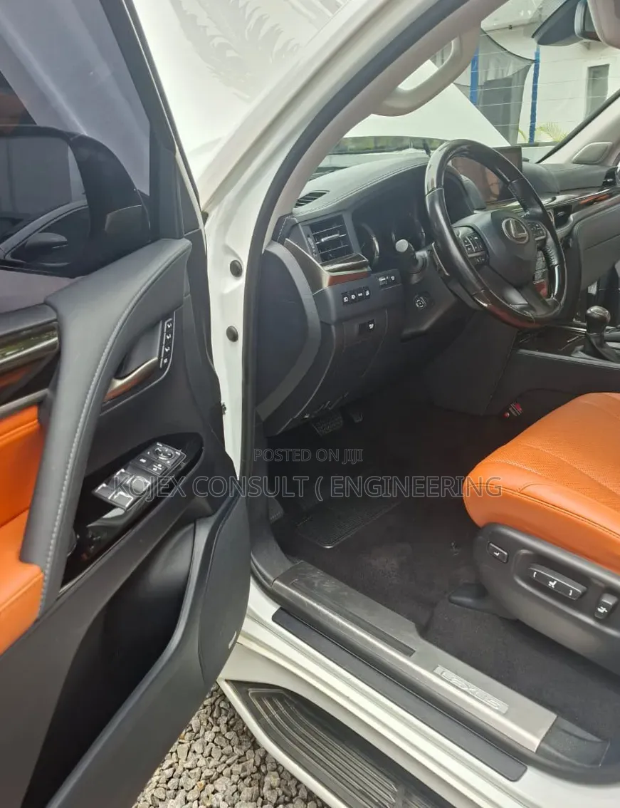 Lexus LX 570 AWD 2020 White