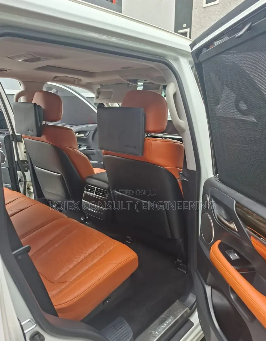 Lexus LX 570 AWD 2020 White