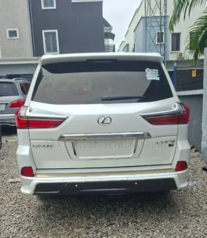 Lexus LX 570 AWD 2020 White