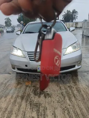 Lexus ES 2012 Silver