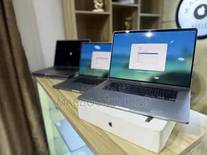Laptop Apple MacBook Pro 2019 16GB Intel Core i9 SSHD (Hybrid) 1T