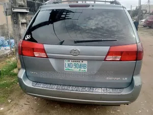 Toyota Sienna LE AWD 2005 Blue