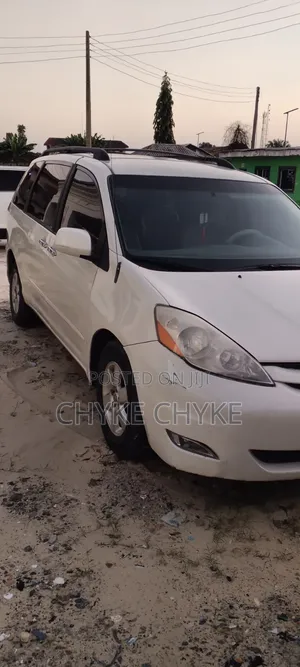 Toyota Sienna 2008 White