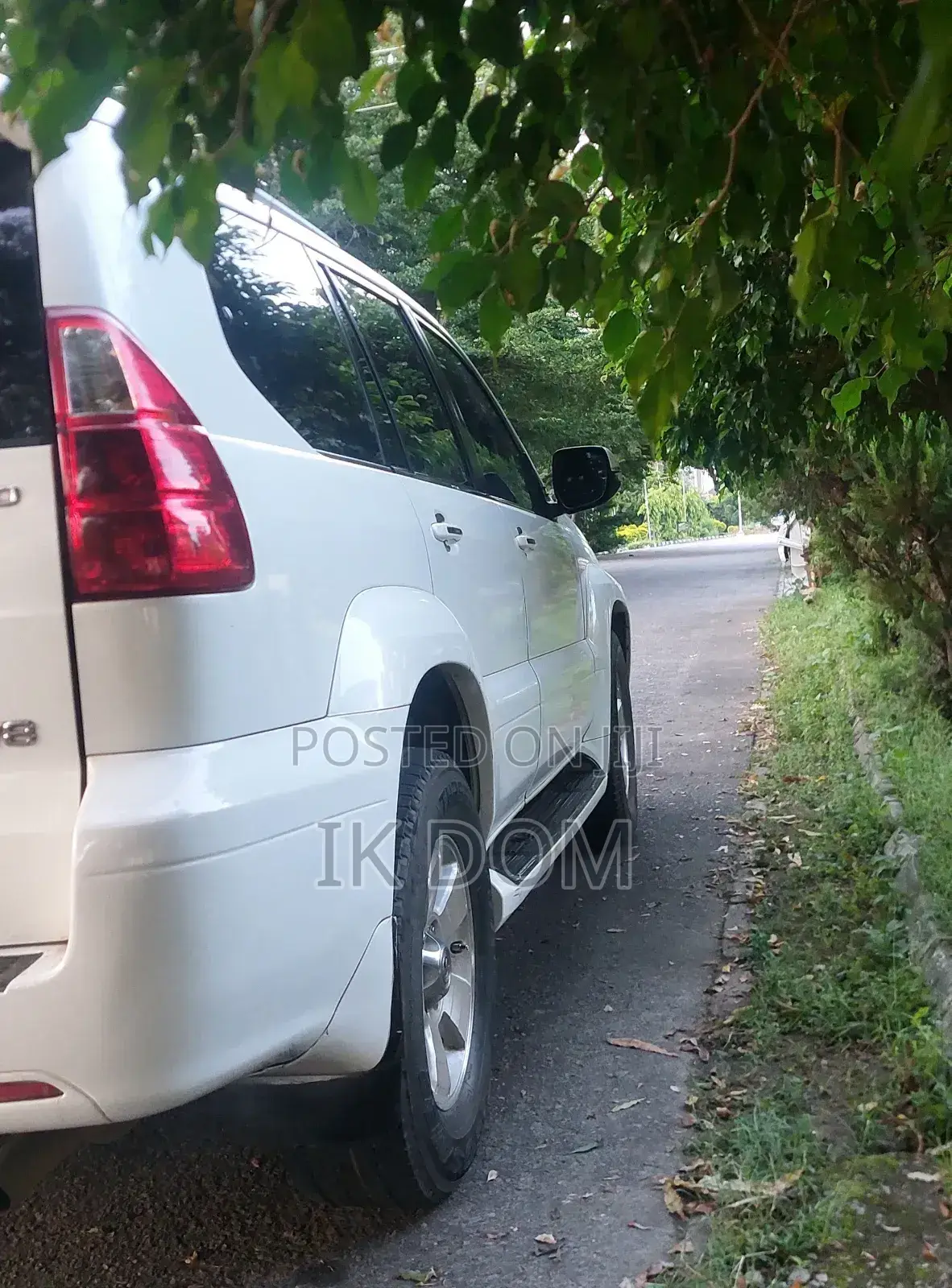 Lexus GX 470 2004 White