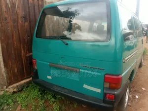 Volkswagen Transporter 2005 Green