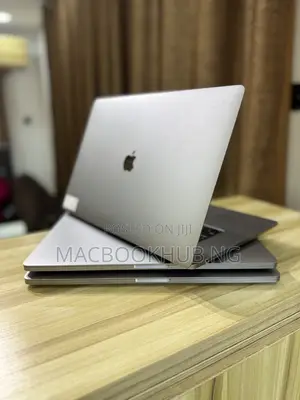Laptop Apple MacBook Pro 2019 32GB Intel Core i7 SSHD (Hybrid) 512GB