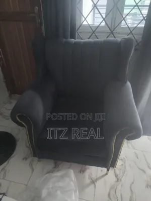 1 Sitter and 2 Sitters of Chairs