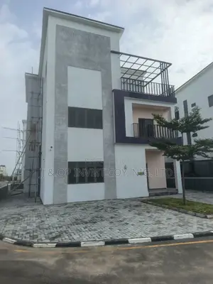 5bdrm Duplex in Dme, Zone B for sale