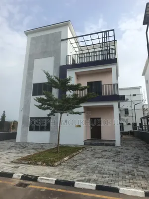 5bdrm Duplex in Dme, Zone B for sale