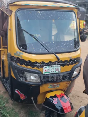 TVS King Deluxe Plus iTouch Start 2023 Yellow