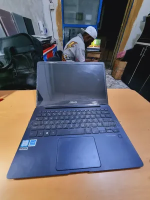 Laptop Asus ZenBook 13 UX331UN 16GB Intel Core i7 SSD 512GB
