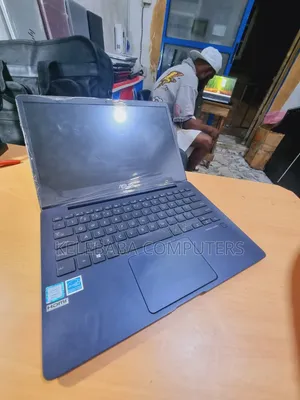 Laptop Asus ZenBook 13 UX331UN 16GB Intel Core i7 SSD 512GB