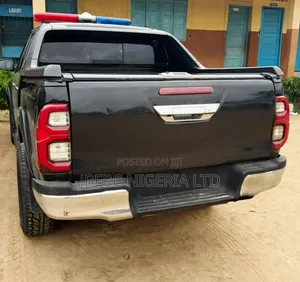 Toyota Hilux 2015 Black