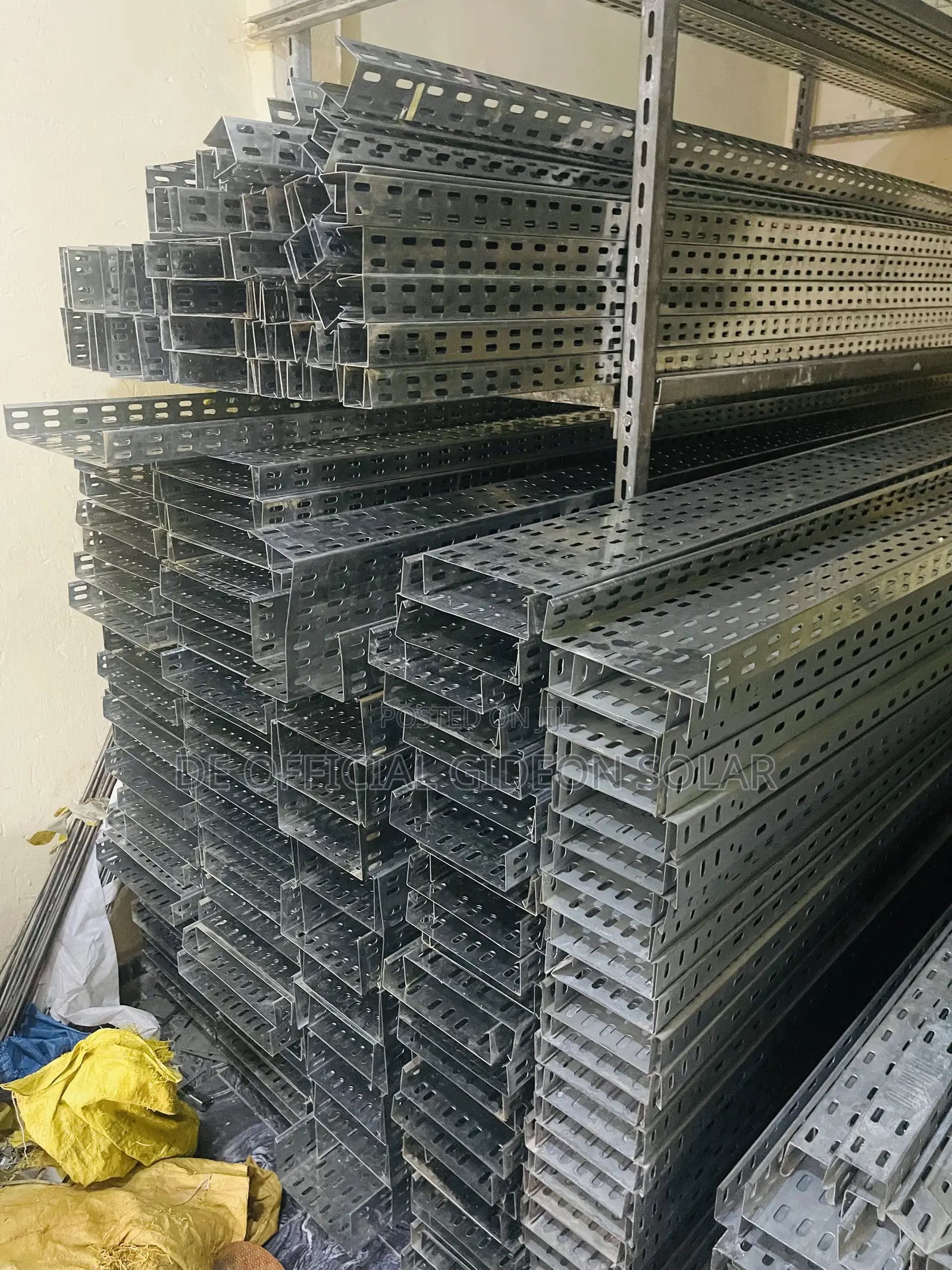 Industrial Iron Trunkin Pipe for Cable Assembling (Cable Train)