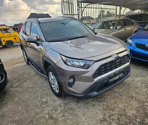Toyota RAV4 2022 Brown
