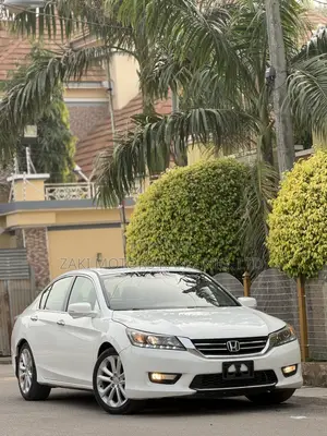 Honda Accord Touring 4dr Sedan FWD (3.5L 6cyl 6A) 2013 White