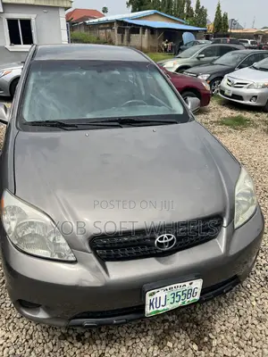 Toyota Matrix Hatchback AWD (1.8L 4cyl 4A) 2005 Gray