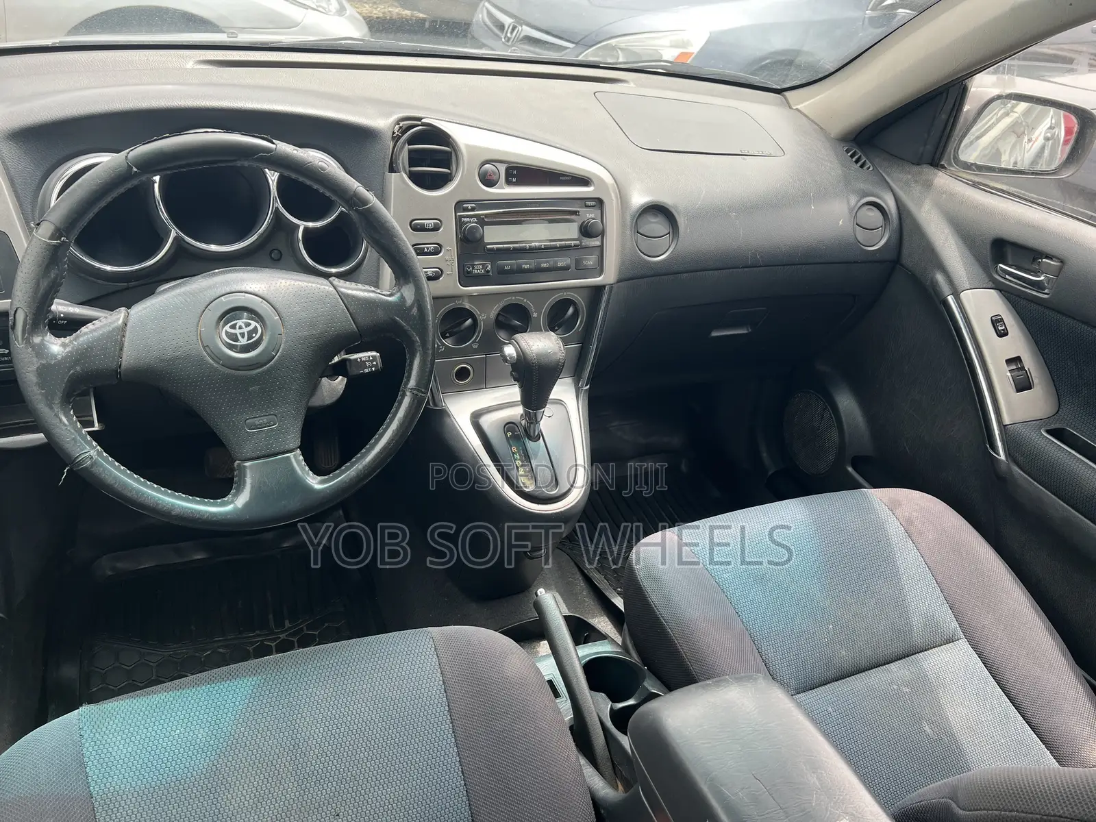 Toyota Matrix Hatchback AWD (1.8L 4cyl 4A) 2005 Gray