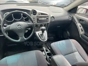 Toyota Matrix Hatchback AWD (1.8L 4cyl 4A) 2005 Gray