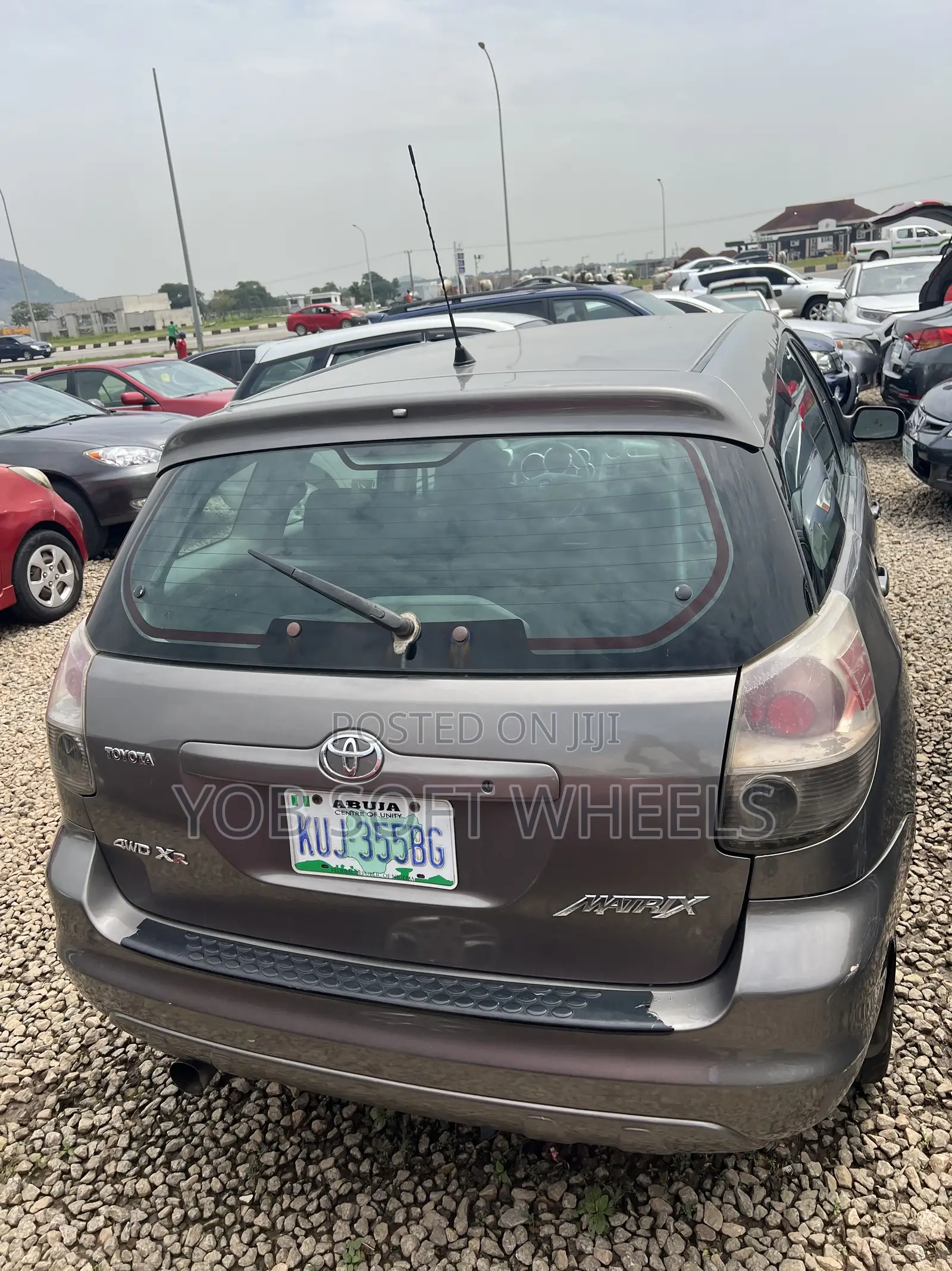 Toyota Matrix Hatchback AWD (1.8L 4cyl 4A) 2005 Gray