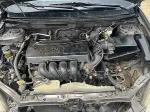 Toyota Matrix Hatchback AWD (1.8L 4cyl 4A) 2005 Gray
