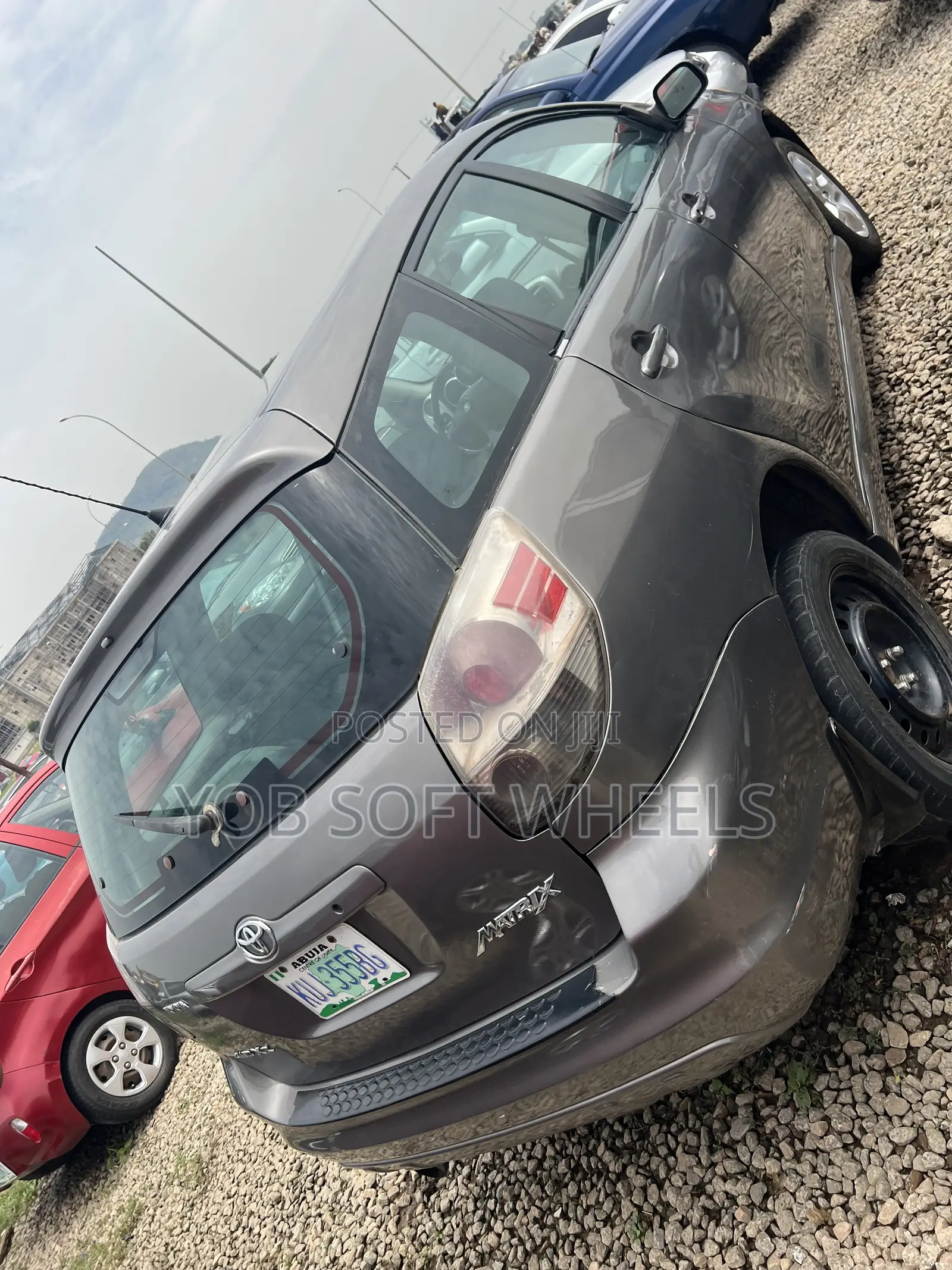 Toyota Matrix Hatchback AWD (1.8L 4cyl 4A) 2005 Gray