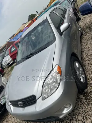 Toyota Matrix XR Hatchback FWD (1.8L 4cyl 4A) 2008 Silver
