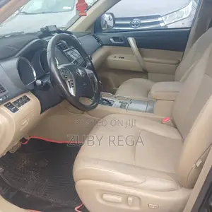 Toyota Highlander 2012 Black