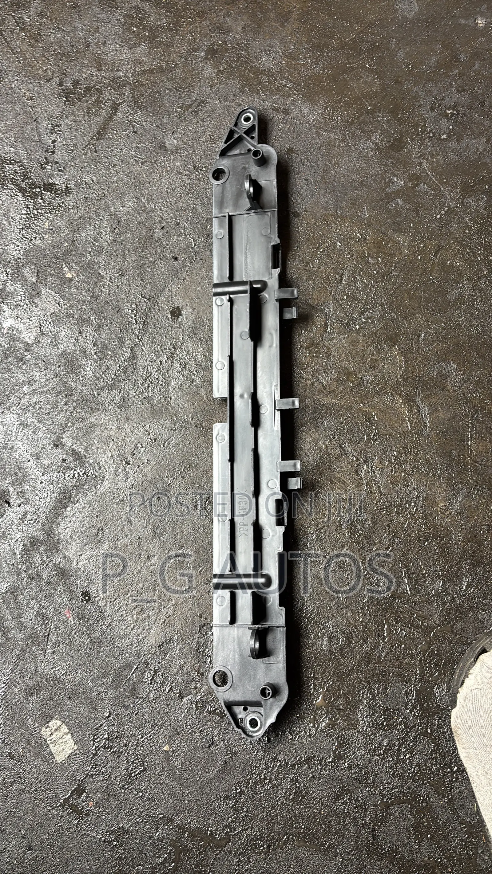 Radiator Plastic Corolla 2014/2015