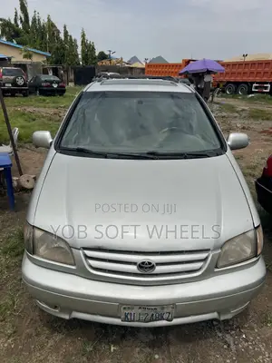 Toyota Sienna XLE 2002 Silver