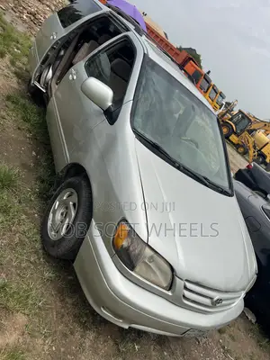 Toyota Sienna XLE 2002 Silver