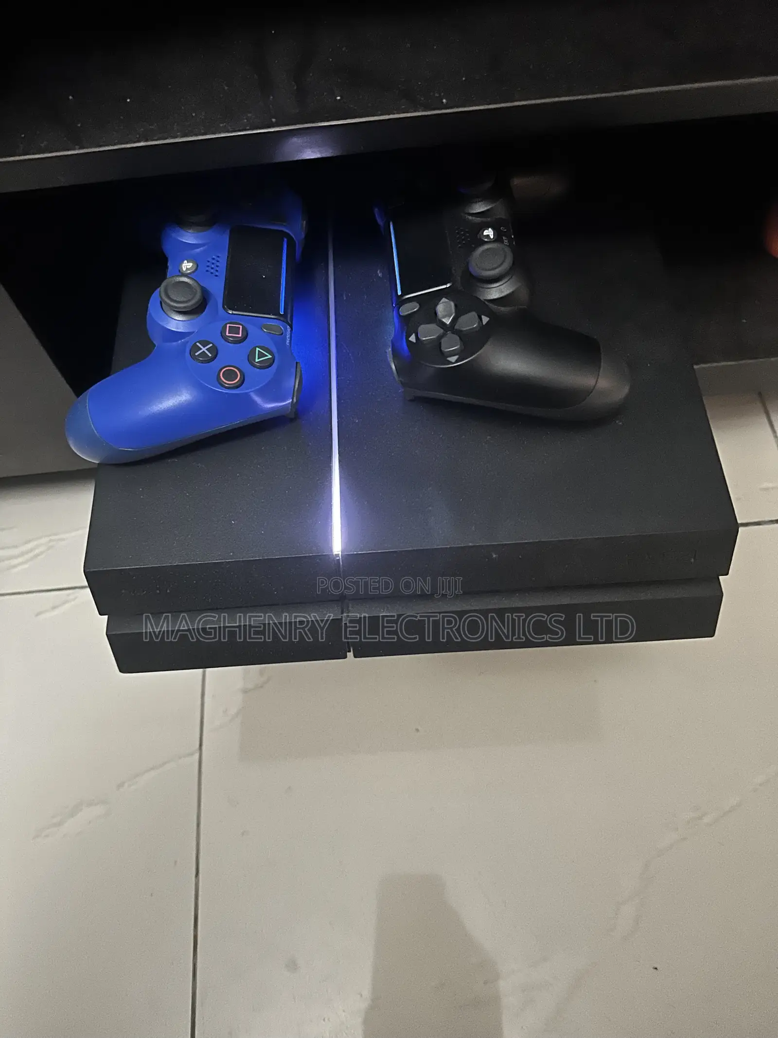 Ps4 1terabyte With All Accessories and 2 Pads, Plus 17 Games Inside.