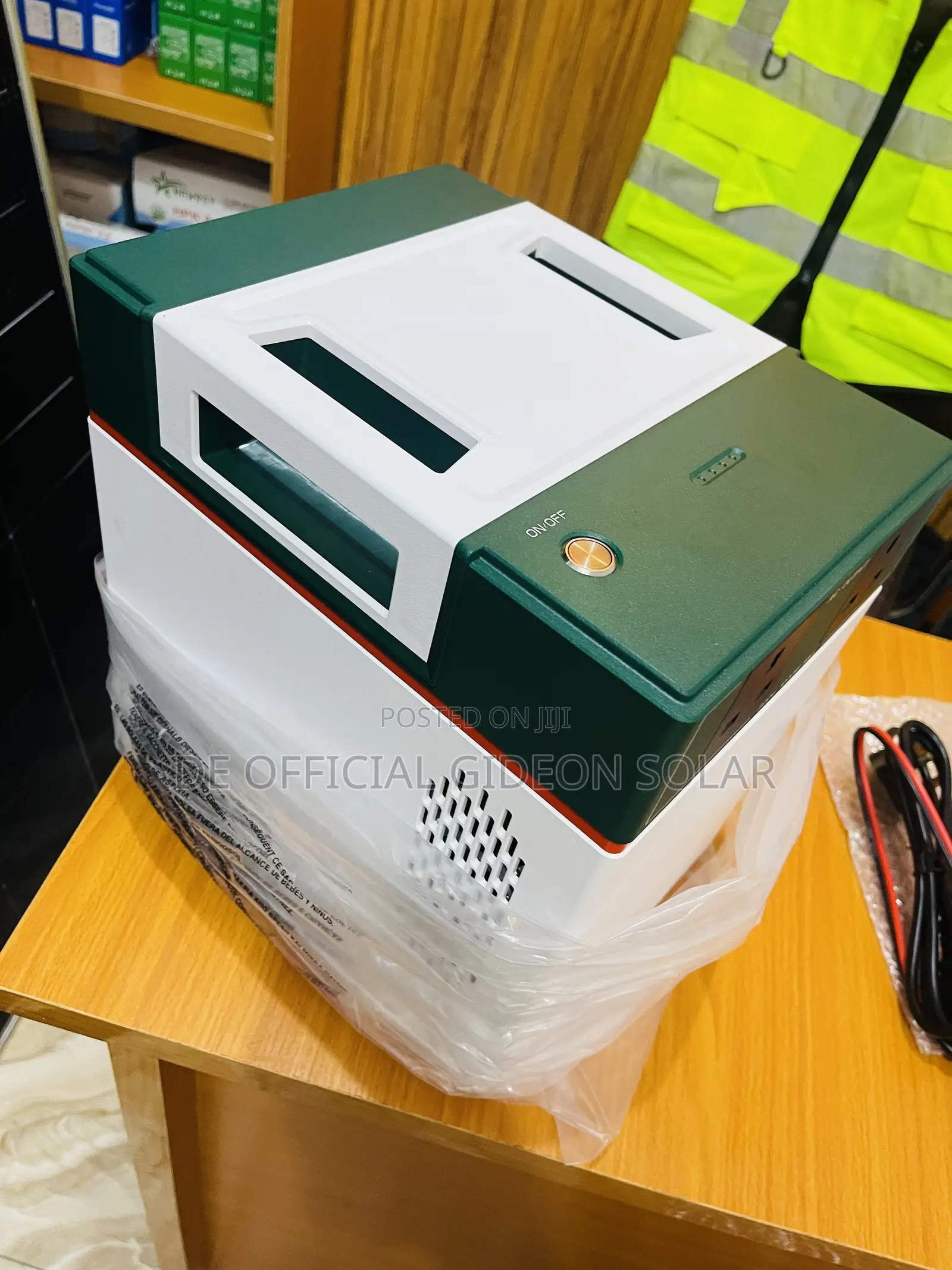 COLA 2000 Solar Generator