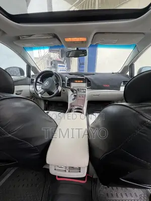 Toyota Venza AWD 2010 Silver