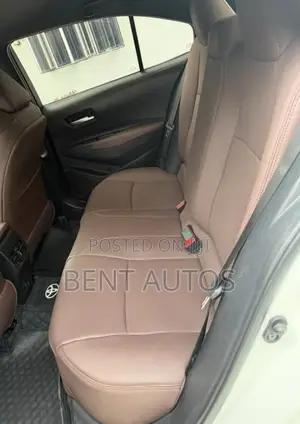 Toyota Corolla LE 2022 White