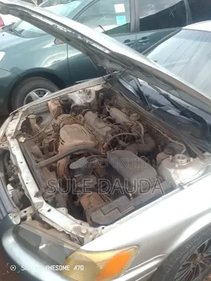 Toyota Camry 2000 Gold