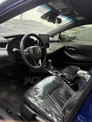 Toyota Corolla SE 2021 Blue