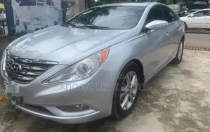 Hyundai Sonata Limited Sedan FWD (2.4L 4cyl 6A) 2012 Silver