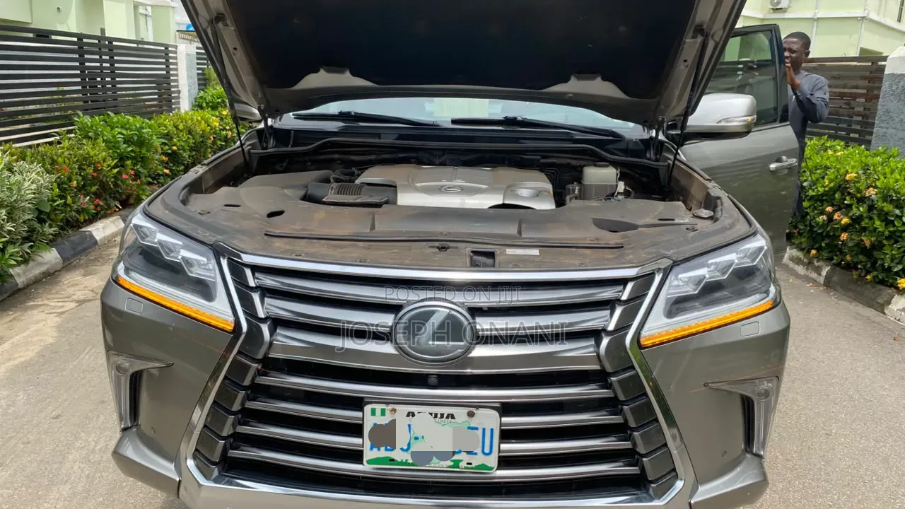 Lexus LX 570 (5 seats) AWD 2018 Gold