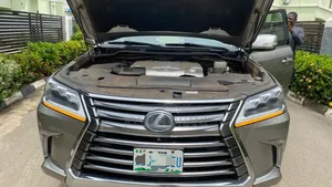 Lexus LX 570 (5 seats) AWD 2018 Gold
