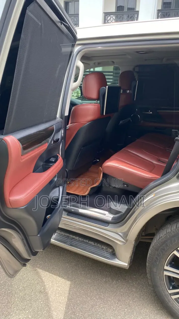 Lexus LX 570 (5 seats) AWD 2018 Gold
